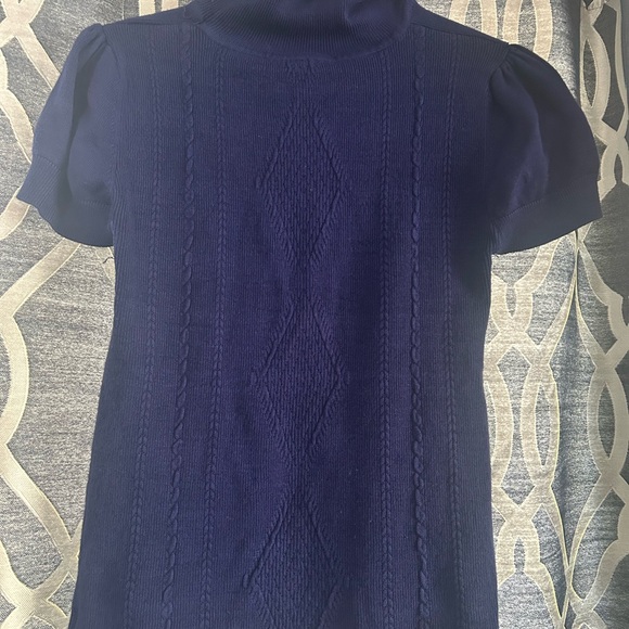 Short Sleeve Twist-Back Knit Top in Navy - Picture 5 of 8